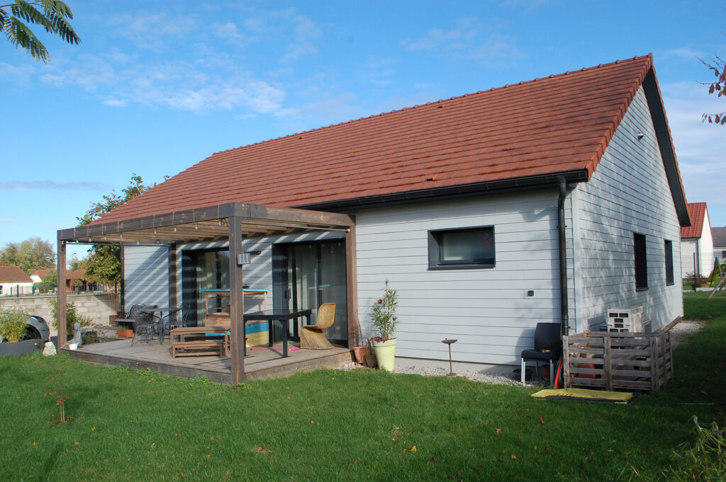 maison bois-paille à Lans, vue extérieure