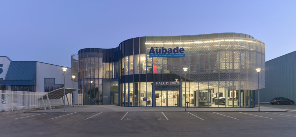 Vue globale du bâtiment du comptoir des fers à Chalon-sur-Saône - Espace d'exposition Aubade.