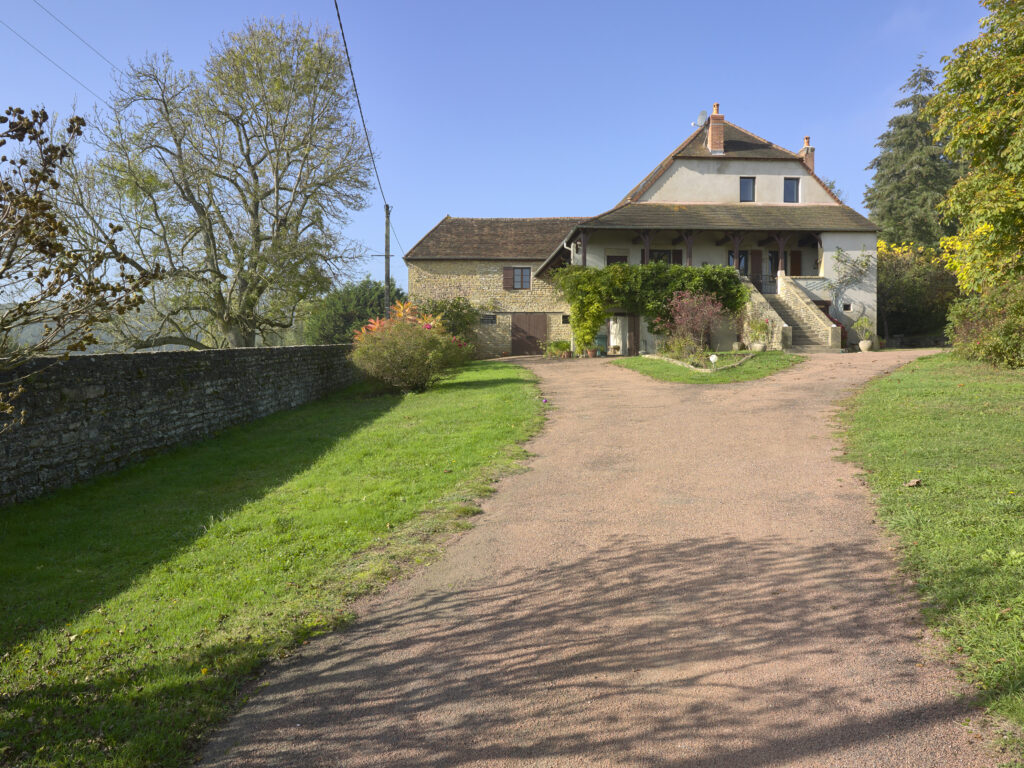 Rénovation de la maison Strauss à Joncy par Naos Atelier d'Architecture